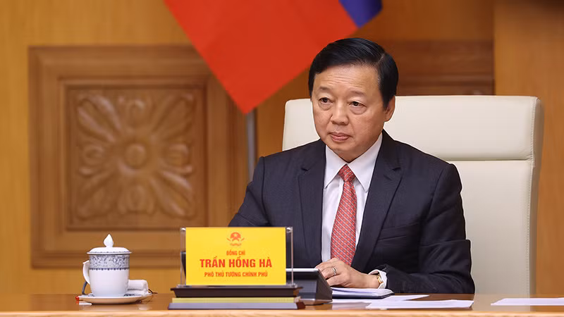 Вице-премьер Чан Хонг Ха на заседании. Фото: VGP Вице-премьер Чан Хонг Ха на заседании. Фото: VGP