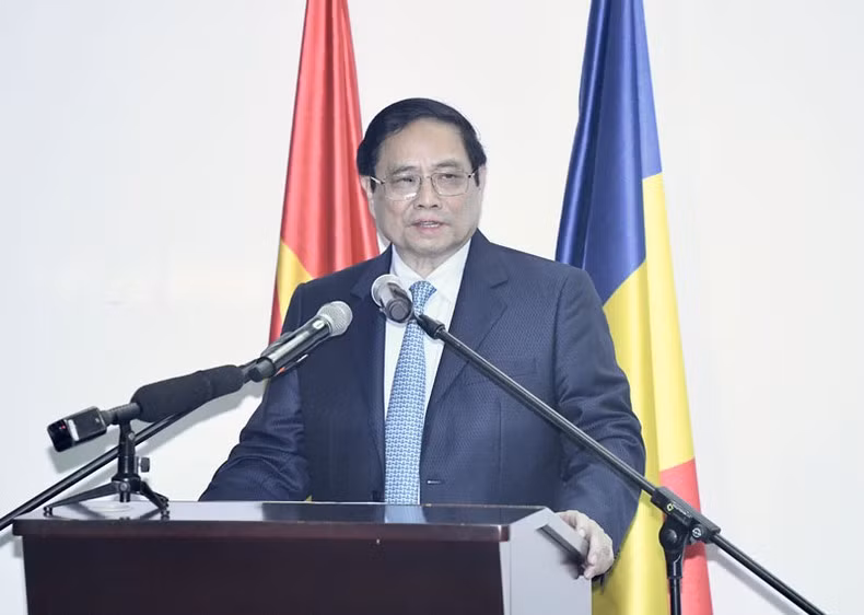 Премьер-министр Фам Минь Тьинь выступает с речью. Фото: Тхань Жанг