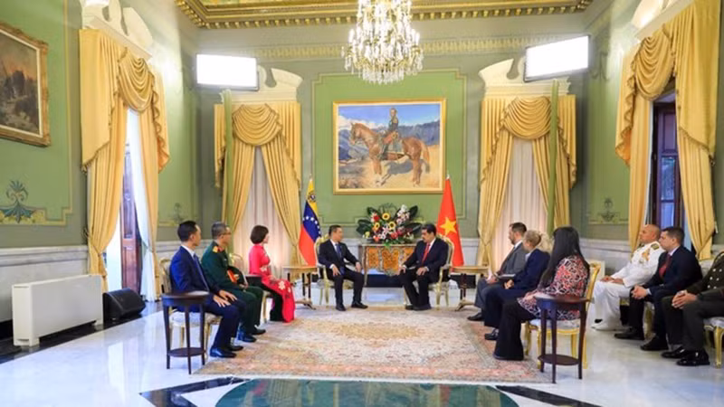 Президент Венесуэлы Николас Мадуро принимает Посла Ву Чунг Ми, май 2023 года. Фото: ВИА