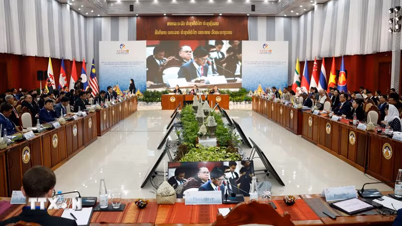 Общий вид политического диалога между руководителями центральных банков АСЕАН и директорами некоторых финансовых учреждений. Фото: ВИА