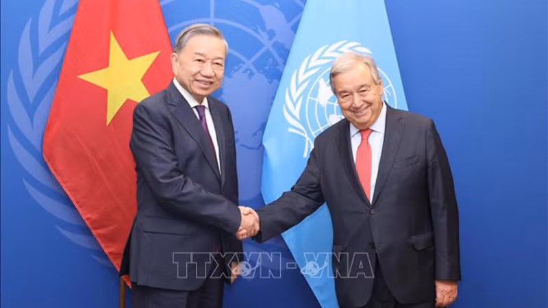 Генеральный секретарь ЦК КПВ, Президент Вьетнама То Лам и Генеральный секретарь ООН Антониу Гутерриш. Фото: ВИА