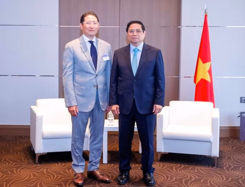 Премьер-министр Фам Минь Тьинь принимает Председателя корпорации Hyosung Чо Хён Джуна.