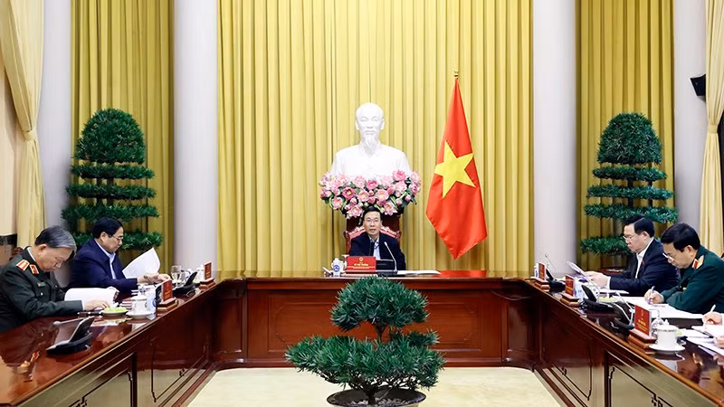 Президент Во Ван Тхыонг председательствует на заседании. Фото: ВИА