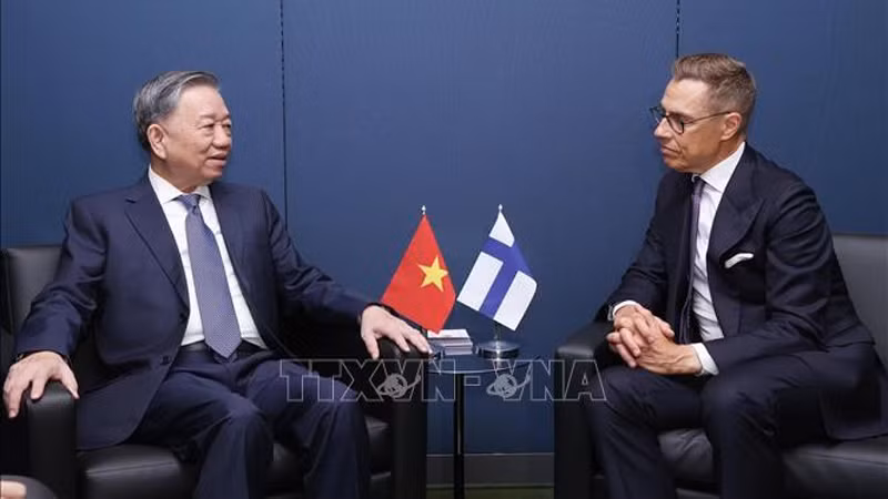 Генеральный секретарь ЦК КПВ, Президент Вьетнама То Лам и Президент Финляндии Александр Стубб. Фото: ВИА