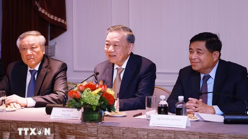 Генеральный секретарь ЦК КПВ, Президент То Лам выступает на встрече. Фото: ВИА