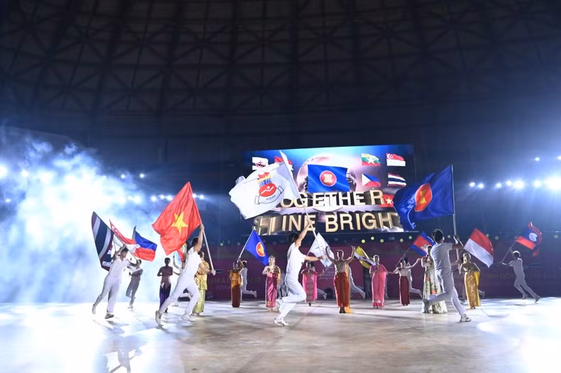 13-е Игры школьников Юго-Восточной Азии придают большое значение продвижению связей учеников из стран региона, объединяя их в интегрированное молодое поколение Юго-Восточной Азии.