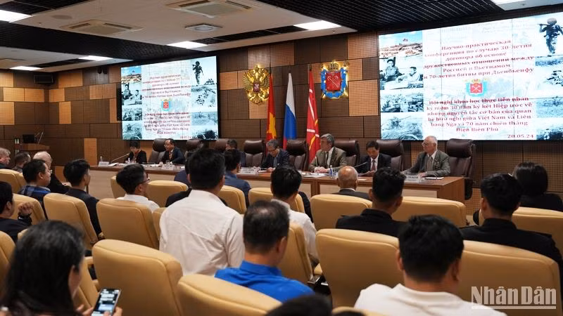 научно-практическая конференция по случаю 30-летия подписания Договора об основных принципах отношений дружбы между СРВ и РФ и 70-летия битвы под Дьенбьенфу. Фото: Суан Хынг научно-практическая конференция по случаю 30-летия подписания Договора об основных принципах отношений дружбы между СРВ и РФ и 70-летия битвы под Дьенбьенфу. Фото: Суан Хынг