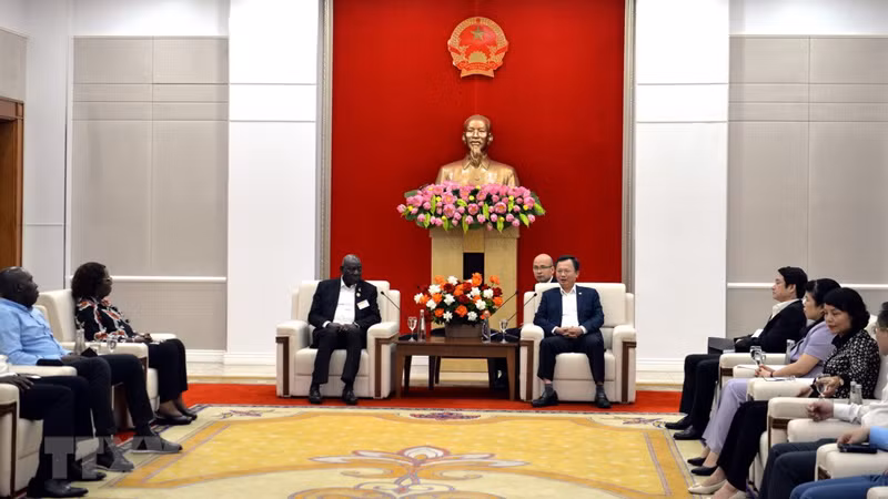 Общий вид приема делегации. Фото: ВИА