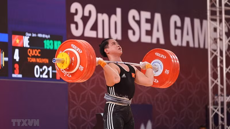 Нгуен Куок Тоан побил рекорды Игр ЮВА и выиграл золотую медаль в весовой категории 89 кг среди мужчин. Фото: ВИА