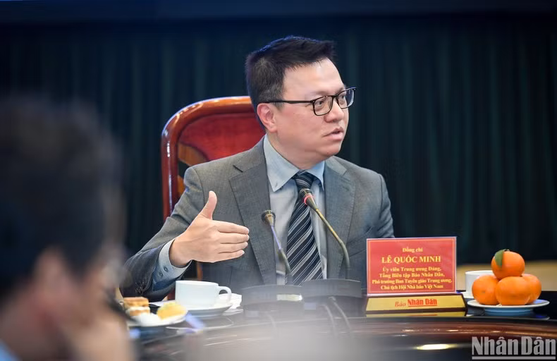 Товарищ Ле Куок Минь выступает на форуме-диалоге. Фото: Тхань Дат