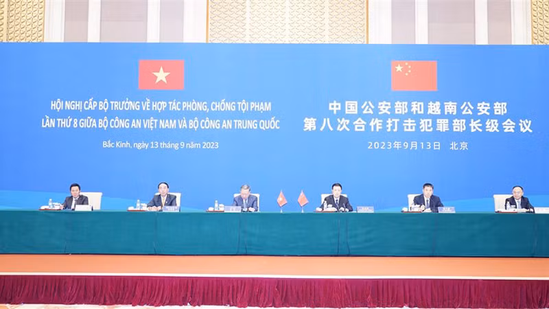 Общий вид 8-й министерской конференции по предупреждению и борьбе с преступностью. Фото: bocongan.gov.vn Общий вид 8-й министерской конференции по предупреждению и борьбе с преступностью. Фото: bocongan.gov.vn