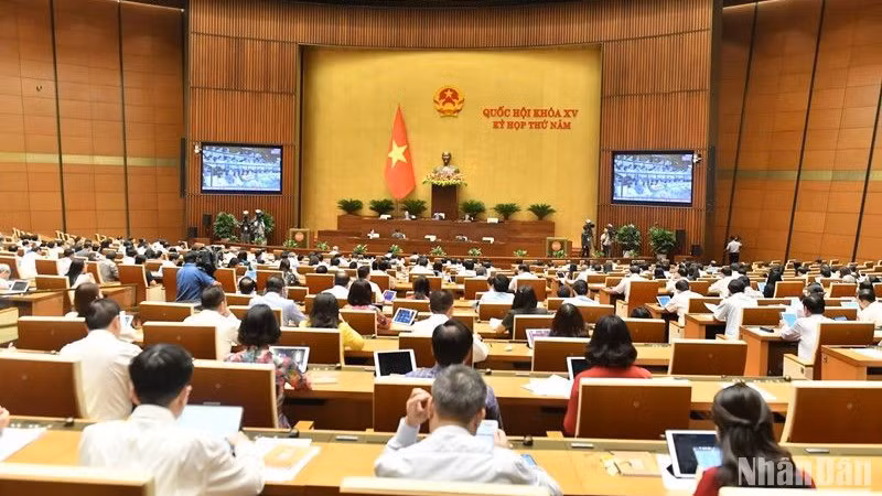 Общий вид заседания 21 июня. Фото: Данг Кхоа