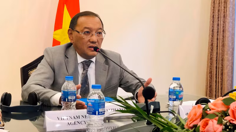 Посол Казахстана во Вьетнаме Ерлан Байжанов. Фото: dangcongsan.vn