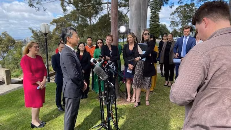 Выступая на мероприятии, Посол Вьетнама в Австралии Нгуен Тат Тхань сказал, что открытие этого маршрута было его желанием с первых дней своего срока полномочий.