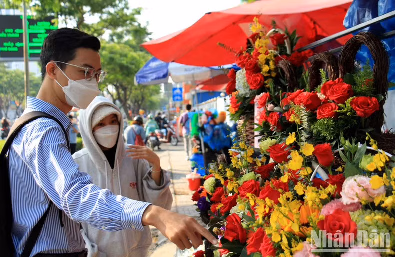 Розы по-прежнему занимают доминирующее положение на рынке праздничных цветов.
