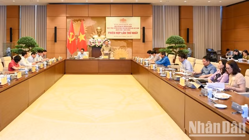 Общий вид заседания. Фото: Зюи Линь Общий вид заседания. Фото: Зюи Линь