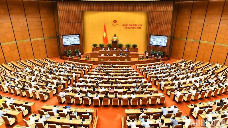 Общий вид заседания вопросов и ответов 6 июня. Фото: Данг Кхоа