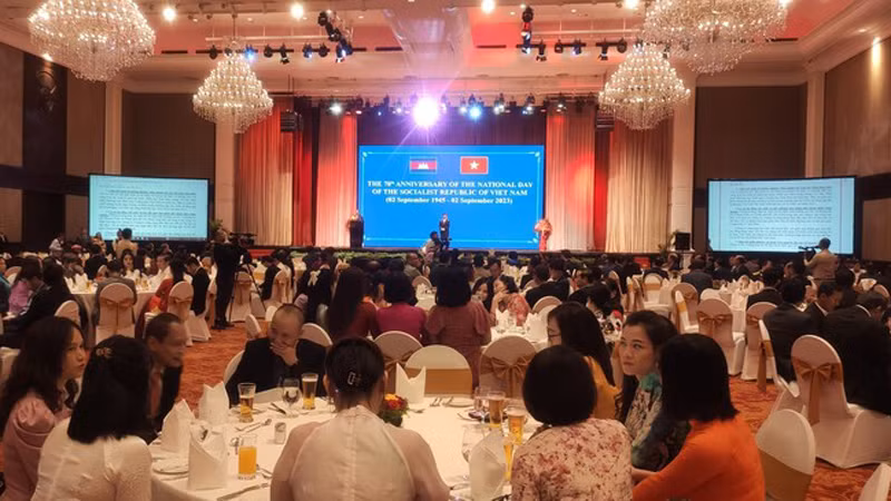 На мероприятии в Камбодже присутствовало около 300 человек. Фото: Нгуен Хиеп