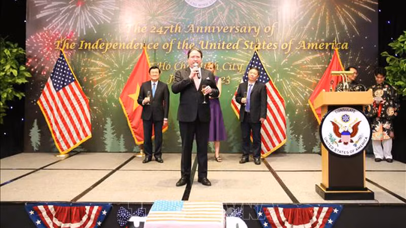 Церемония празднования Национального праздника США, состоявшаяся 23 июня в г. Хошимине. Фото: ВИА