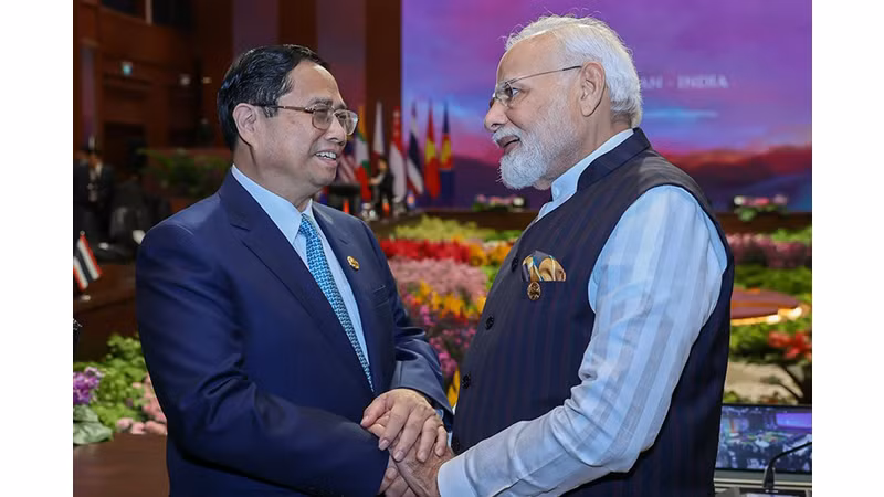 Премьер-министр Фам Минь Тьинь (слева) и Премьер-министр Индии Нарендра Моди. Фото: Нят Бак