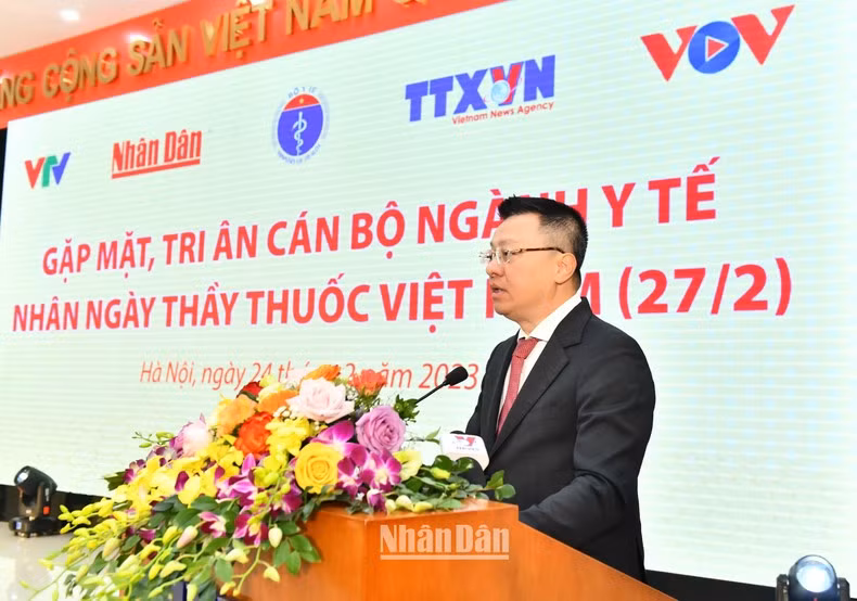 Товарищ Ле Куок Минь выступает на встрече. Фото: Данг Кхоа