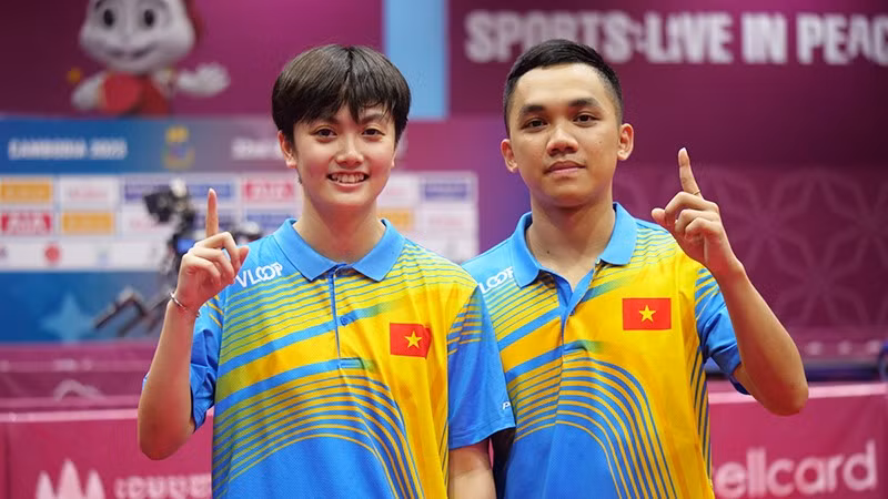 Игроки по настольному теннису Чан Май Нгок и Динь Ань Хоанг выиграли золотую медаль в мужском и женском парном разряде.