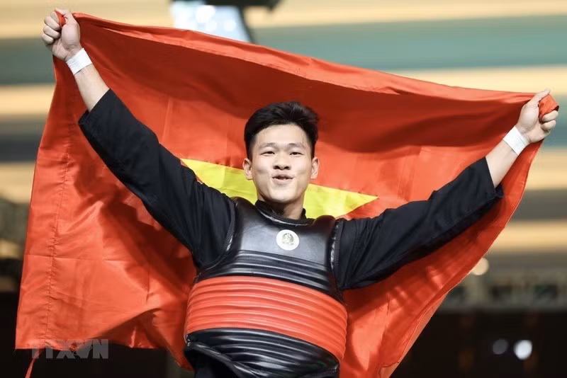 Спортсмен по пенчак-силату Нгуен Тан Шанг выиграл золотую медаль в весовой категории 75-80 кг. Фото: ВИА