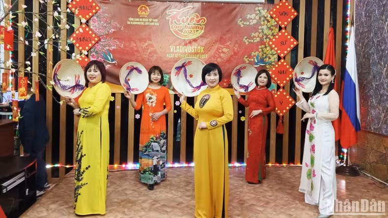 Художественный номер в рамках программы во Владивостоке. Фото: Тхань Тхэ – Суан Хынг