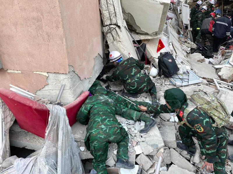 Вьетнамские спасатели участвуют в поисково-спасательных работах. Фото: vietnamplus.vn