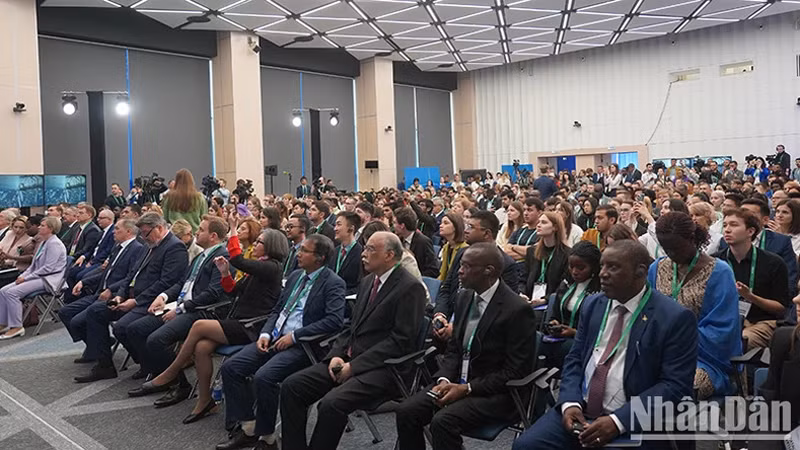 Участники форума. Фото: Суан Хынг Участники форума. Фото: Суан Хынг