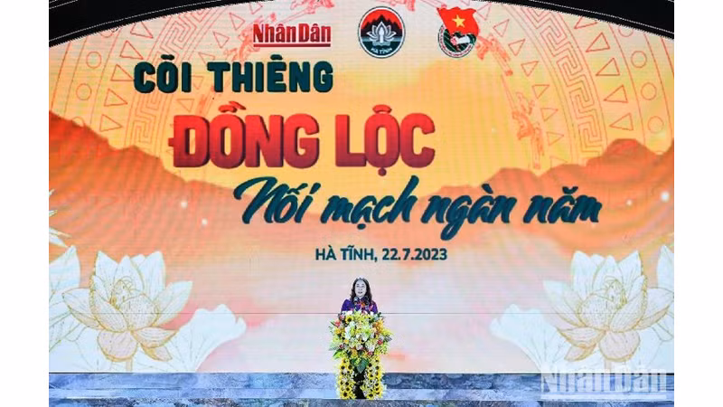 Вице-президент Во Тхи Ань Суан выступает с речью на мероприятии. Фото: Тхань Дат