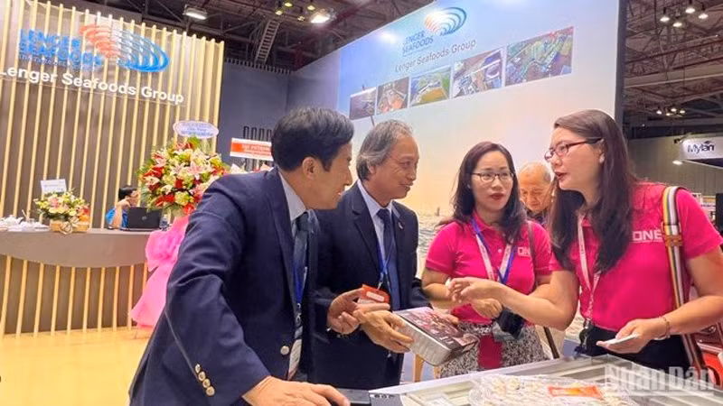 Выставочный стенд компании морепродуктов Lenger Vietnam.