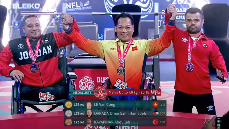 Ле Ван Конг стал чемпионом в весовой категории до 49 кг среди мужчин. Фото: Международный паралимпийский комитет (МПК)