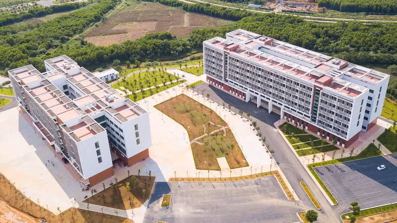 Ханойский государственный университет (филиал в Хоалаке).