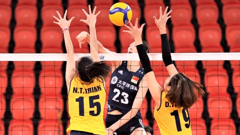 Женская сборная Вьетнама проиграла команде Китая в трех сетах. Фото: Getty