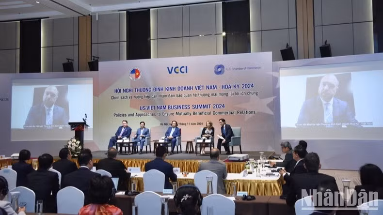 Общий вид Вьетнамско-американского бизнес-саммита. Фото: Чан Хай