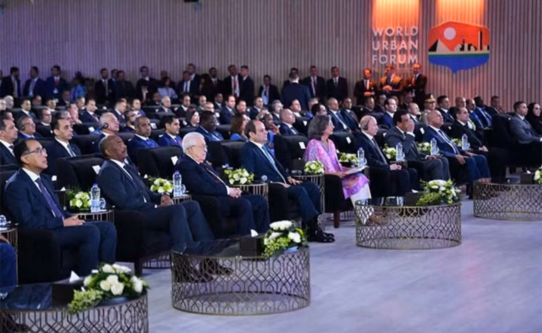 Участники WUF12 на церемонии открытия. Фото: Тхань Бинь