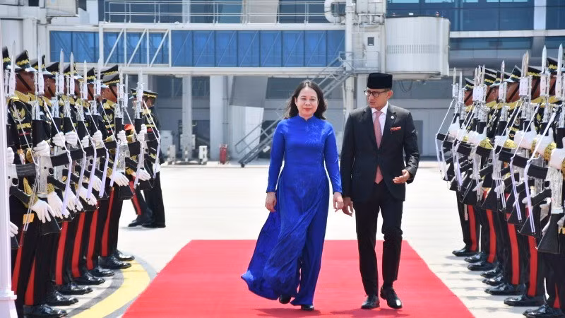 Церемония встречи Вице-президента Во Тхи Ань Суан в аэропорту Сукарно-Хатта. Фото: МИД Вьетнама