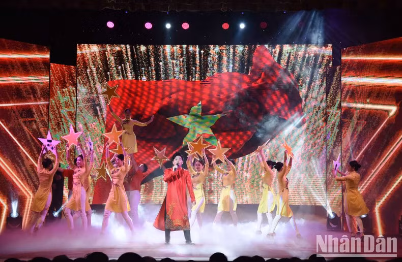 Художественный номер в рамках программы. Фото: Чан Хай