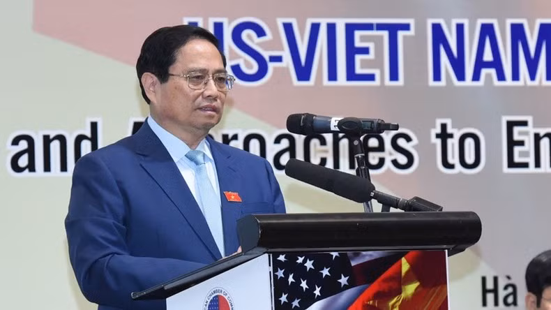 Премьер-министр Фам Минь Тьинь выступает с речью. Фото: Чан Хай