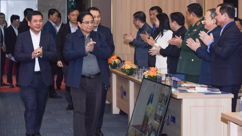 Премьер-министр Вьетнама Фам Минь Тьинь принимает участие в конференции. Фото: Чан Хай