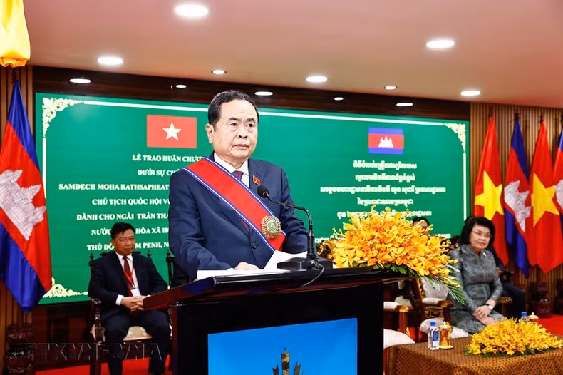 Председатель НС Чан Тхань Ман выступает с речью. Фото: ВИА