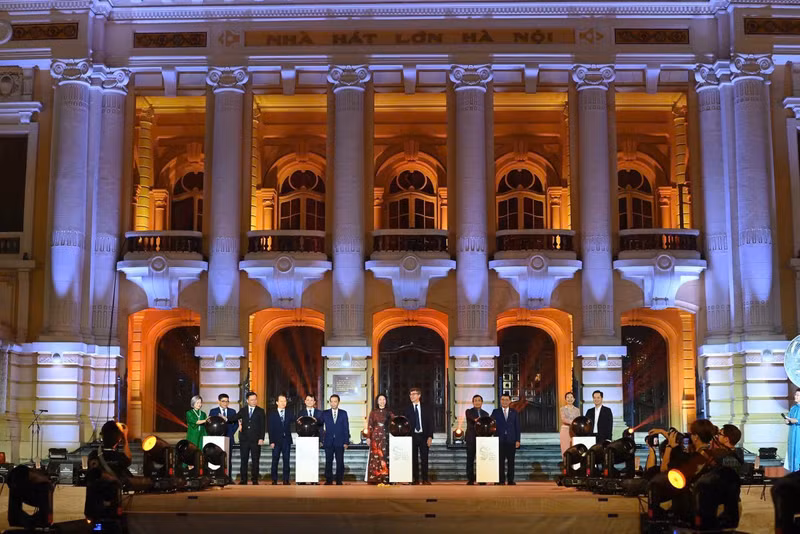 Церемония открытия фестиваля.