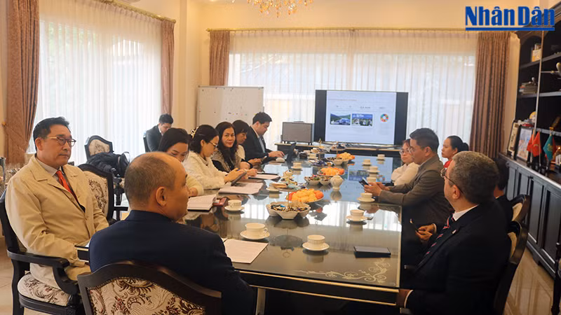 Участники беседы. Фото: Нгок Чунг