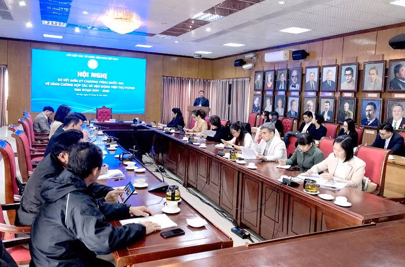 Участники конференции на пункте трансляции в Ханое.