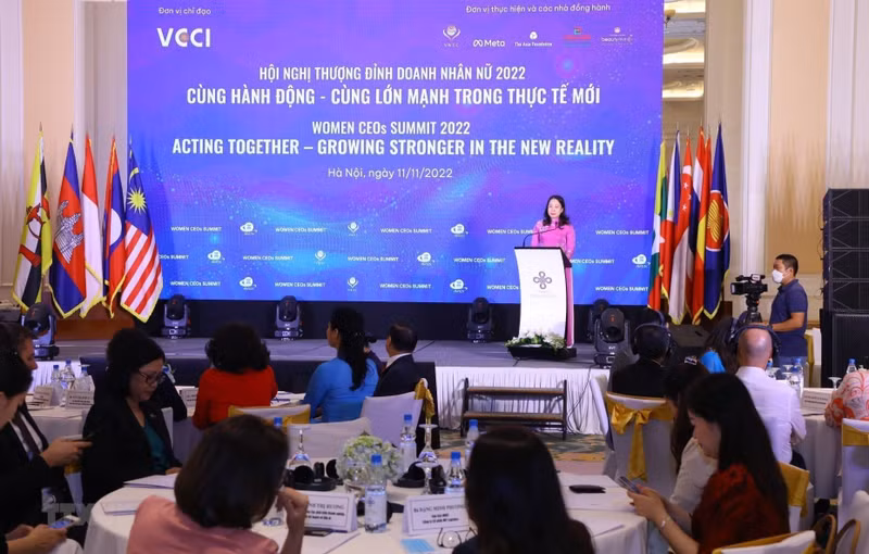 Вице-президент Во Тхи Ань Суан выступает на саммите с речью. Фото: ВИА