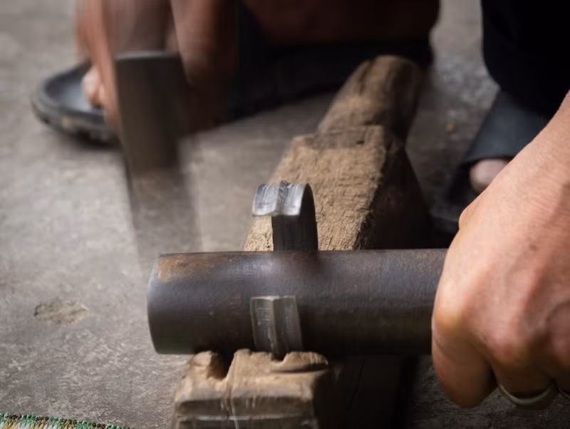 Для представителей народности Нунг серебро – это священный материал, способный отгонять злых духов, ядовитый ветер, и в то же время является обычаем народности.