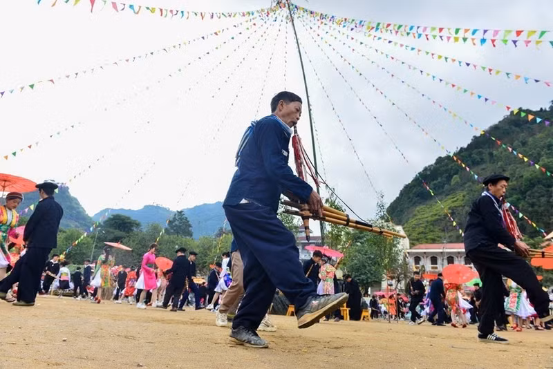 Фестиваль народности Хмонг и фестиваль музыкальных инструментов «кхен» в уезде Меовак в 2023 году.