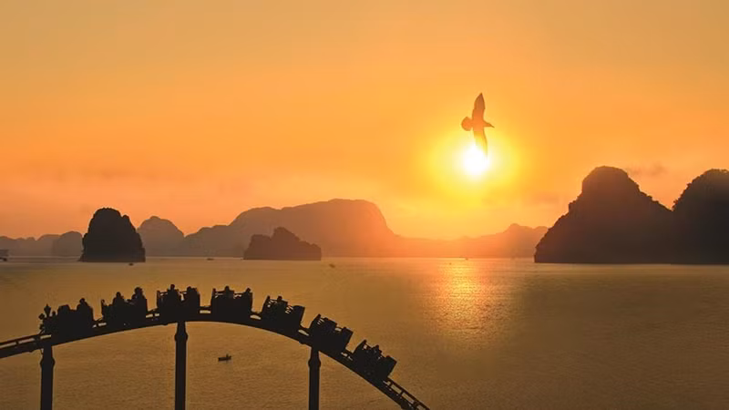 Вечерний Халонг. Фото: vietnamplus.vn