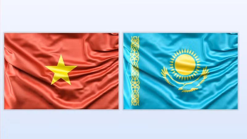 Это первый визит г-на Касым-Жомарта Токаева во Вьетнам в новой должности, а также первый визит Президента Казахстана во Вьетнам за последние 12 лет.